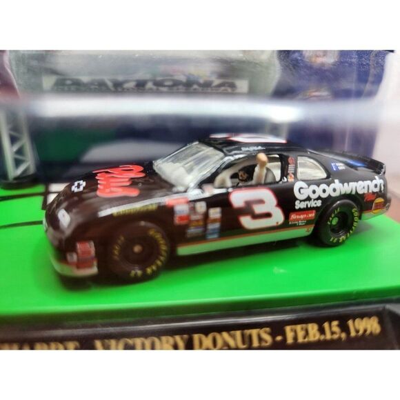 Winners Circle NASCAR Dale Earnhardt Sr Daytona Infield Victory Donuts 1998 1:64 - Picture 11 of 12